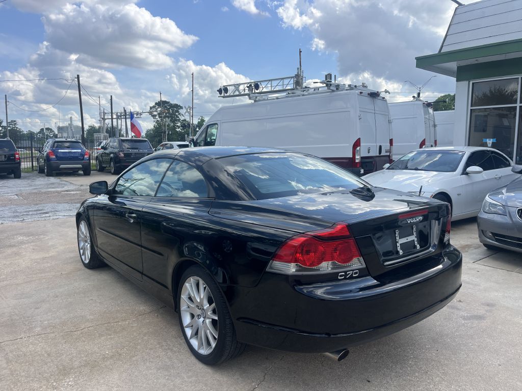 Photo 28 of this VOLVO C70