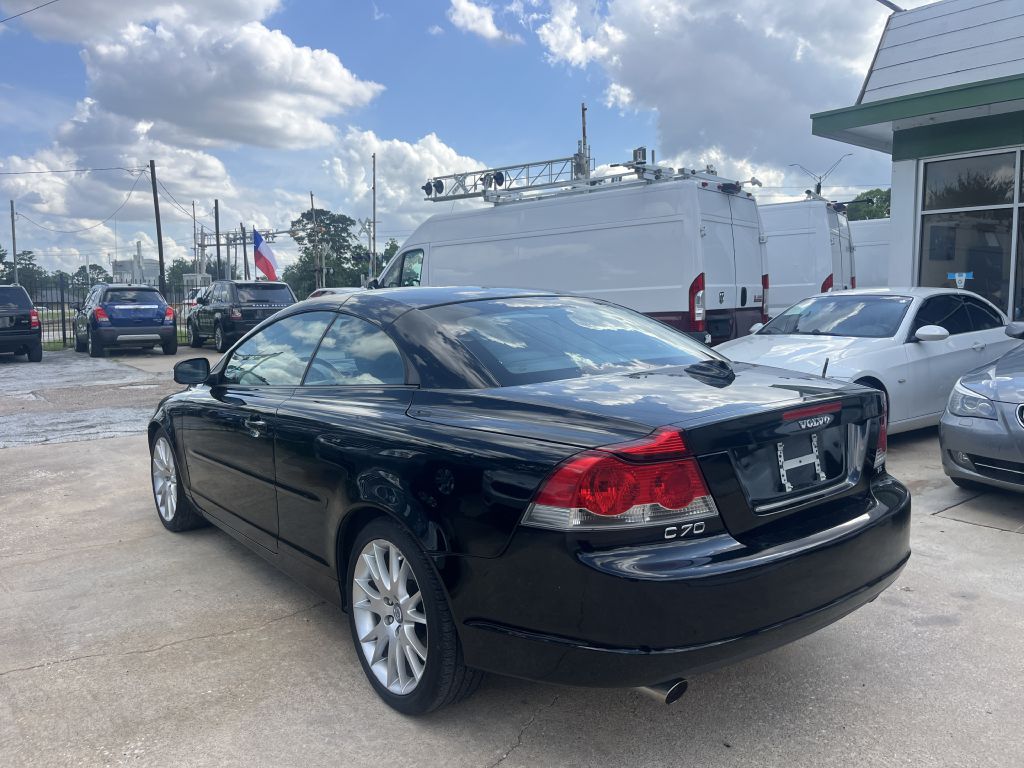 Photo 29 of this VOLVO C70