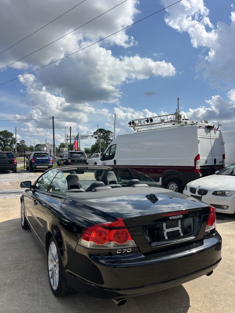 Photo 34 of this VOLVO C70