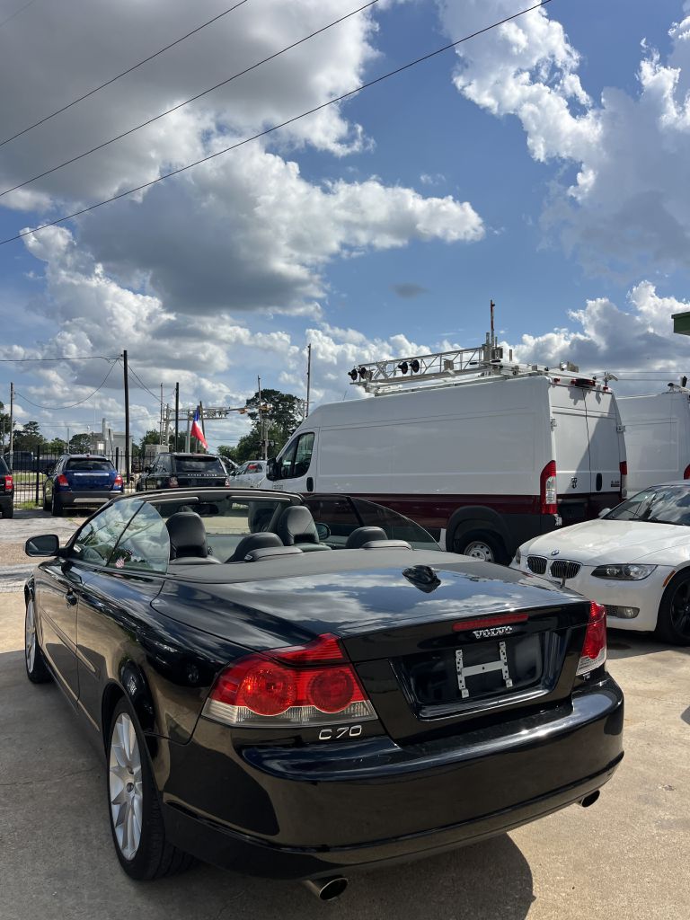 Photo 35 of this VOLVO C70