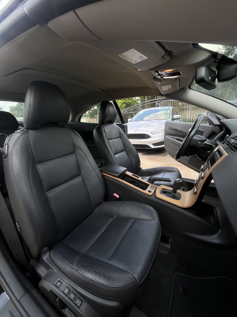 Photo 43 of this VOLVO C70