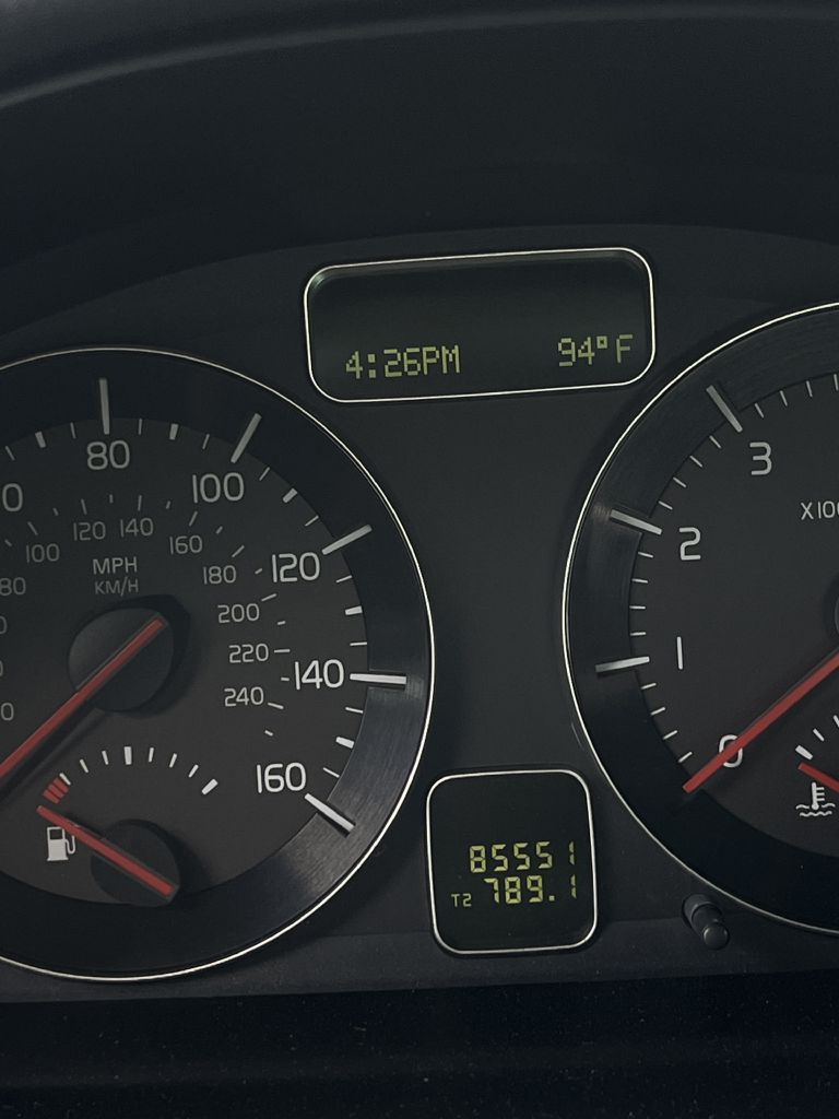 Photo 50 of this VOLVO C70