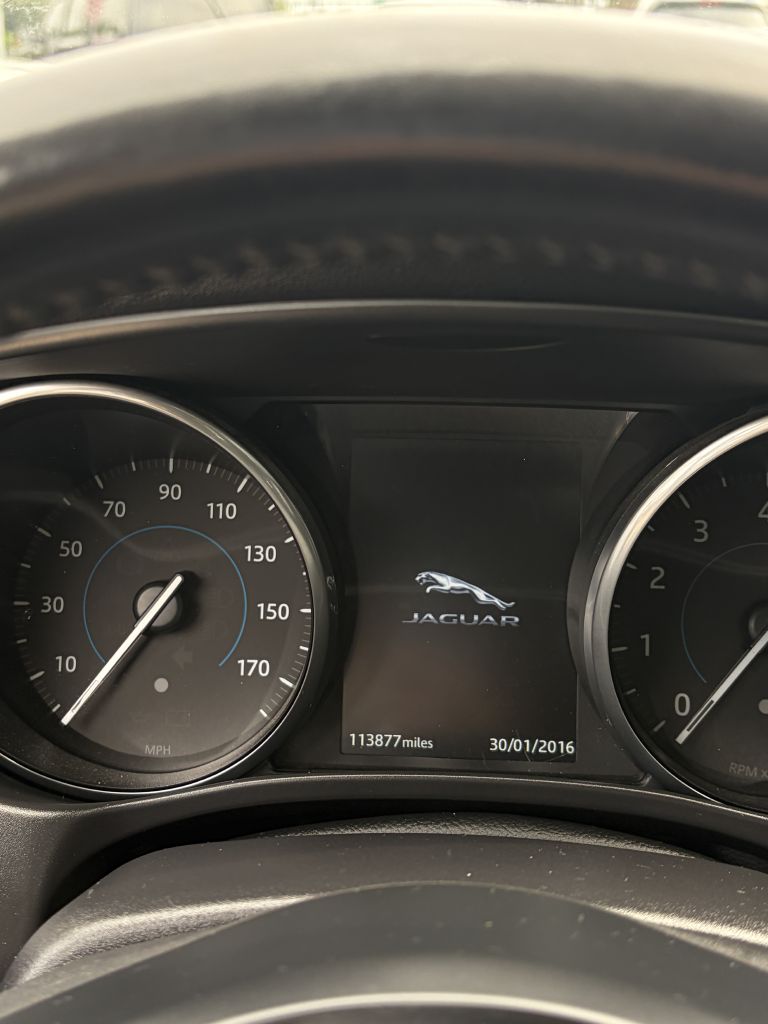 Photo 12 of this JAGUAR XE