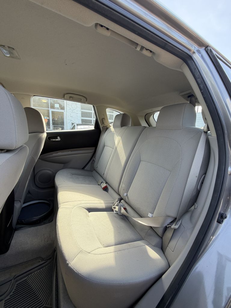 Photo 7 of this NISSAN ROGUE