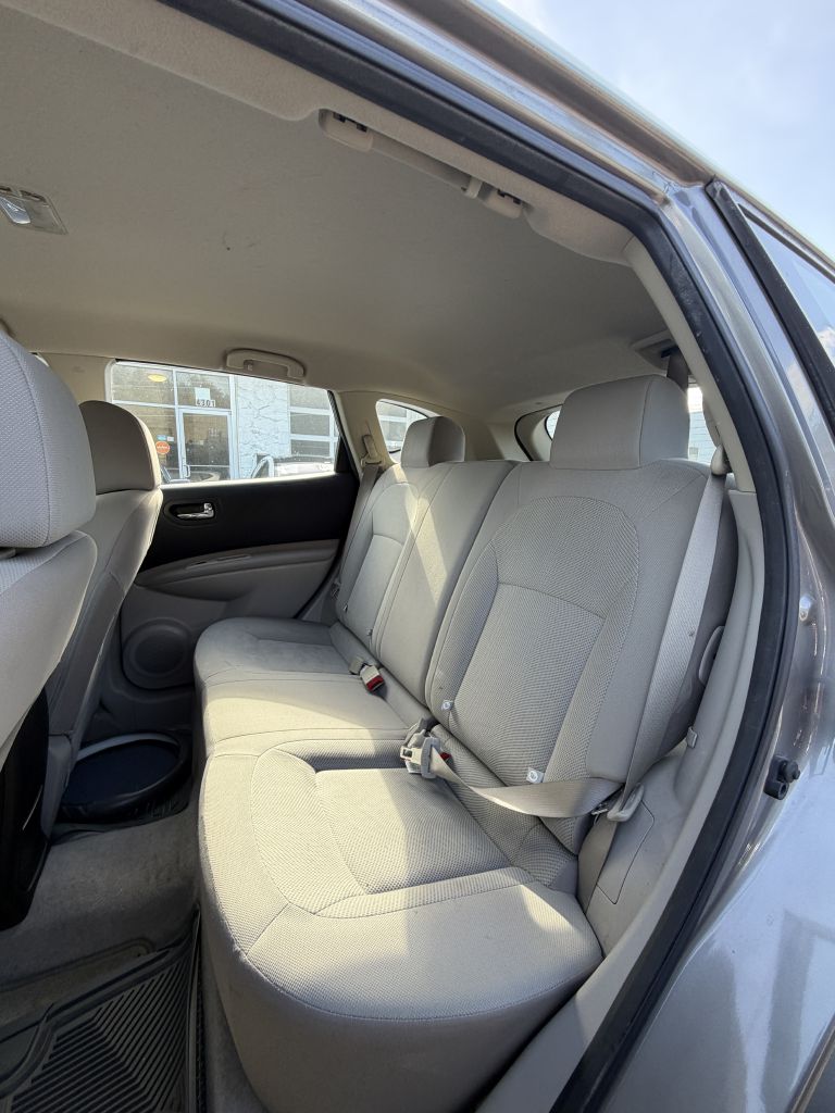Photo 10 of this NISSAN ROGUE