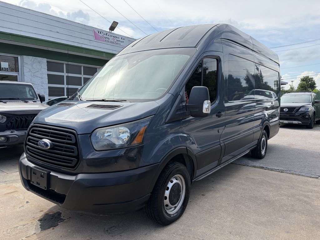 Photo 3 of this FORD TRANSIT