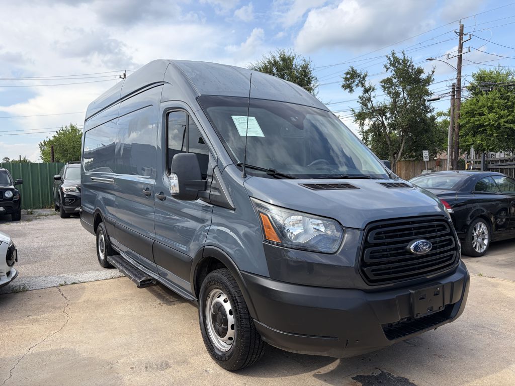 Photo 4 of this FORD TRANSIT