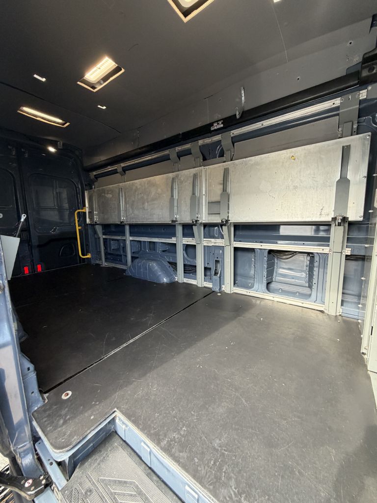 Photo 32 of this FORD TRANSIT