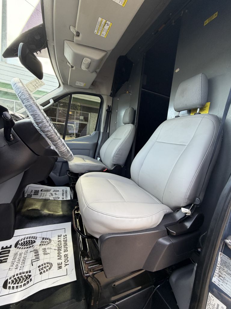 Photo 39 of this FORD TRANSIT