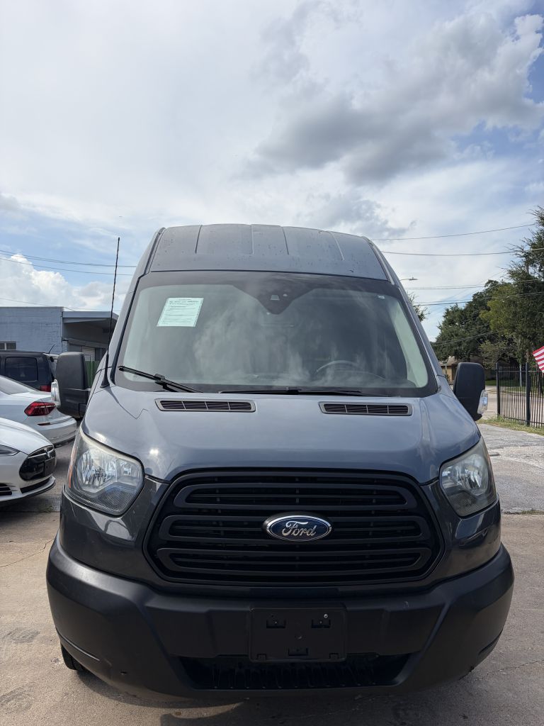 Photo 40 of this FORD TRANSIT