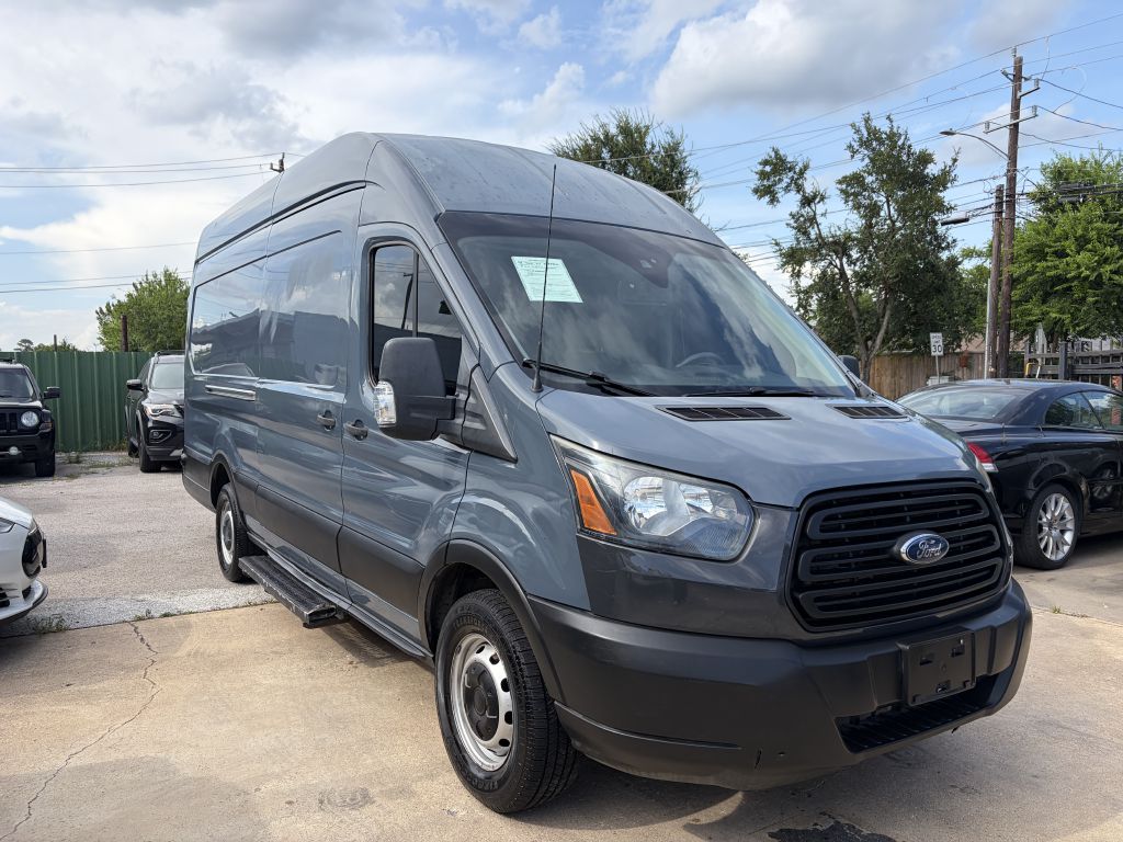 Photo 42 of this FORD TRANSIT