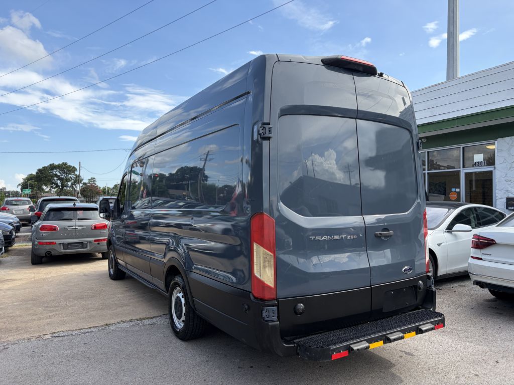 Photo 48 of this FORD TRANSIT