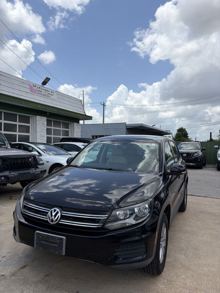 Photo 3 of this VOLKSWAGEN TIGUAN