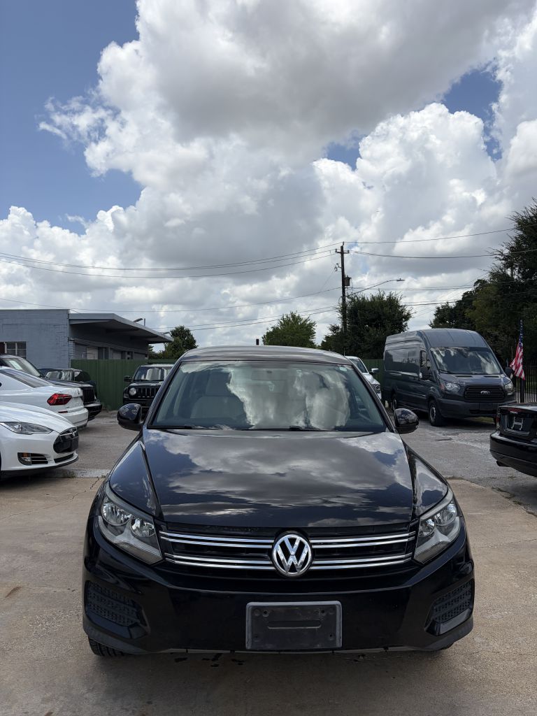 Photo 6 of this VOLKSWAGEN TIGUAN