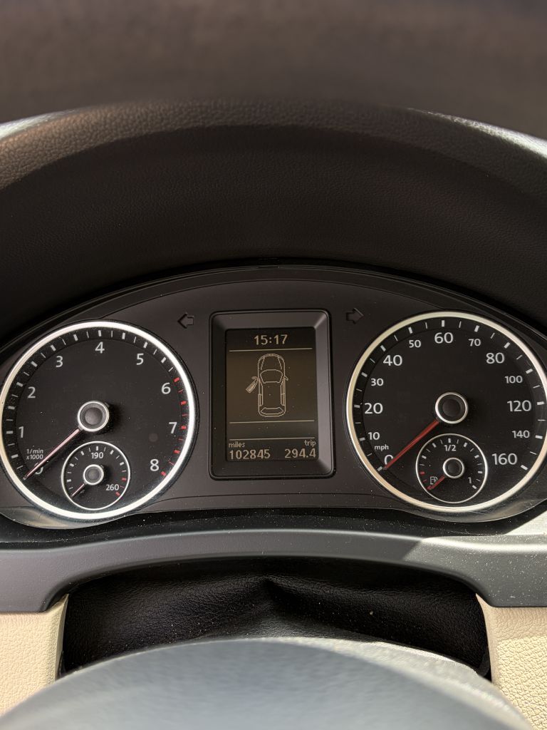 Photo 15 of this VOLKSWAGEN TIGUAN
