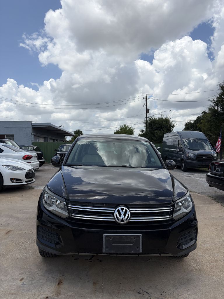 Photo 28 of this VOLKSWAGEN TIGUAN