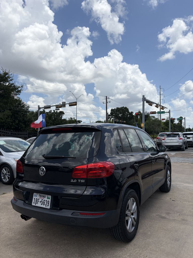 Photo 33 of this VOLKSWAGEN TIGUAN