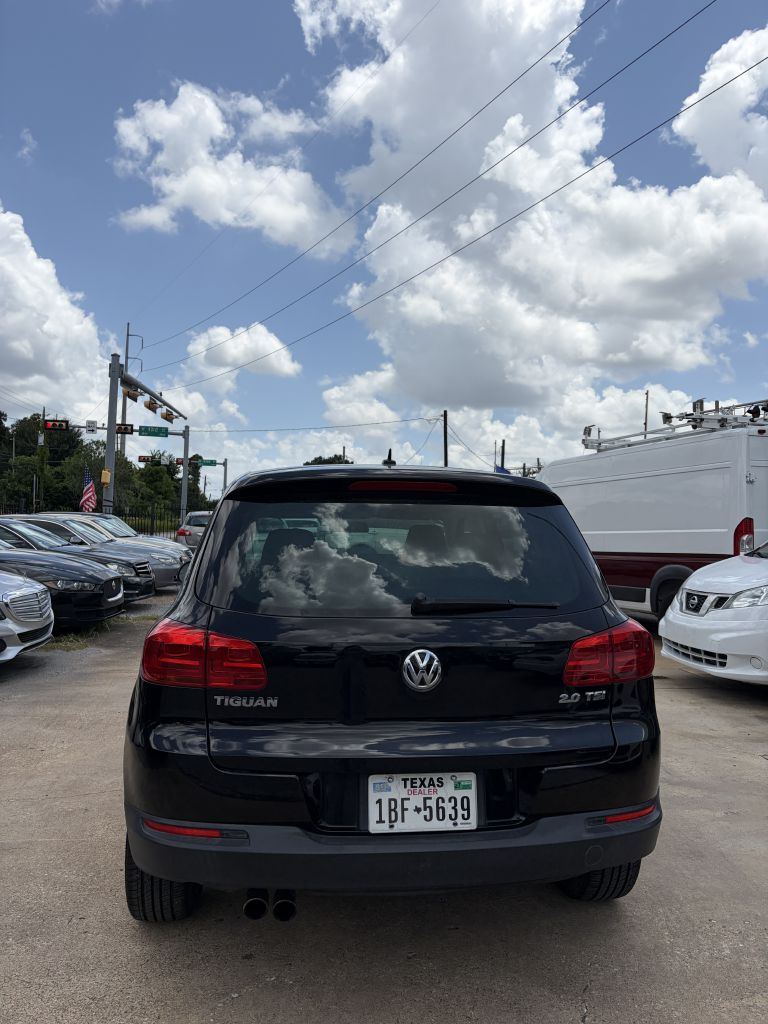 Photo 35 of this VOLKSWAGEN TIGUAN