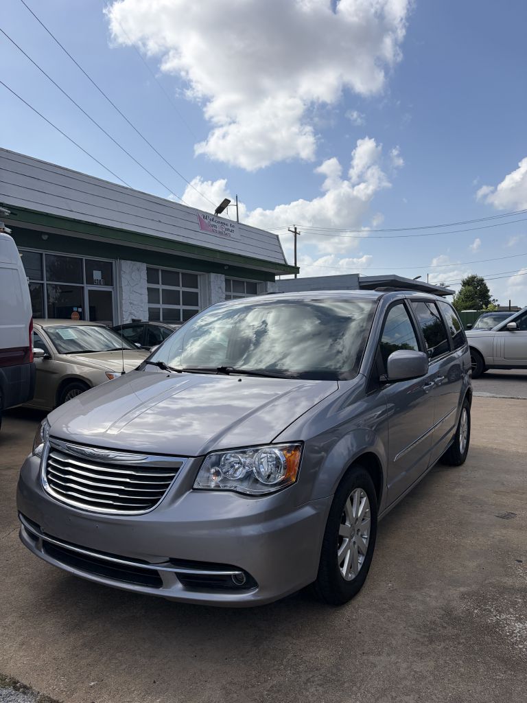Photo 20 of this CHRYSLER TOWN & COUNTRY