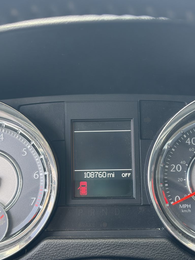 Photo 48 of this CHRYSLER TOWN & COUNTRY