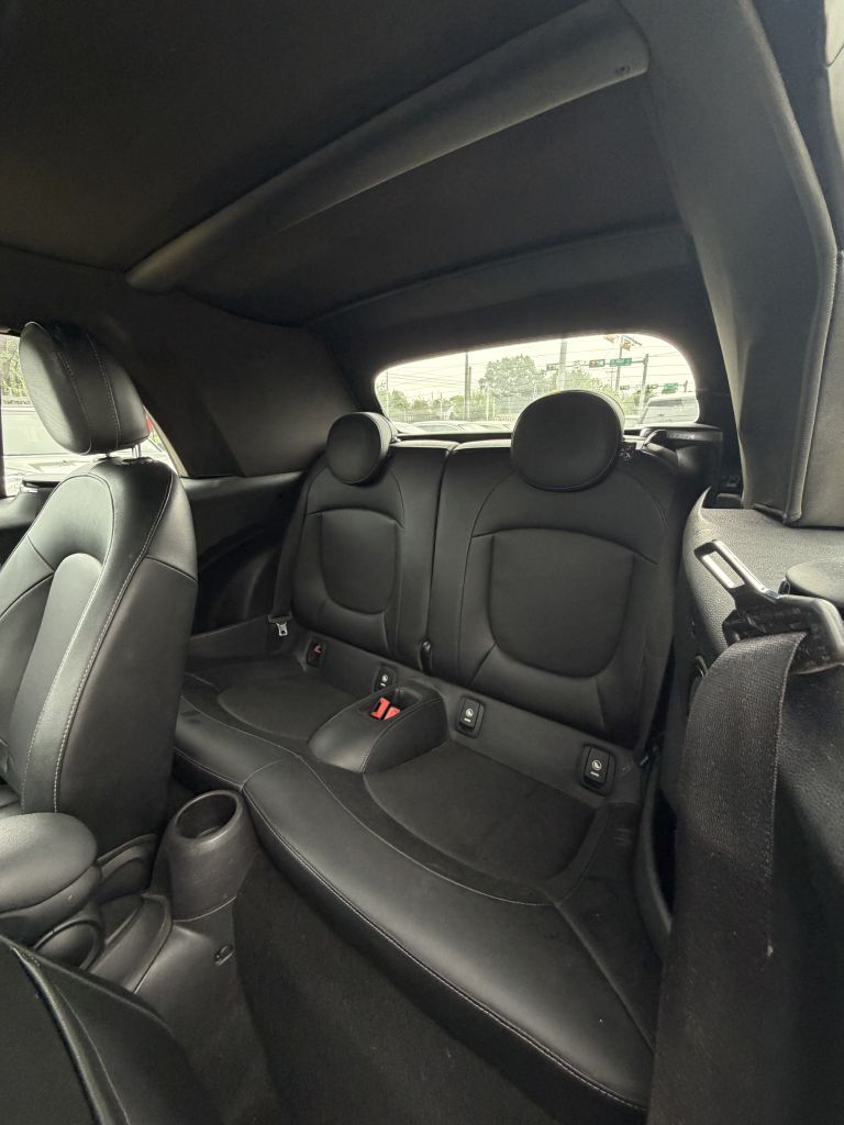 Photo 4 of this MINI COOPER