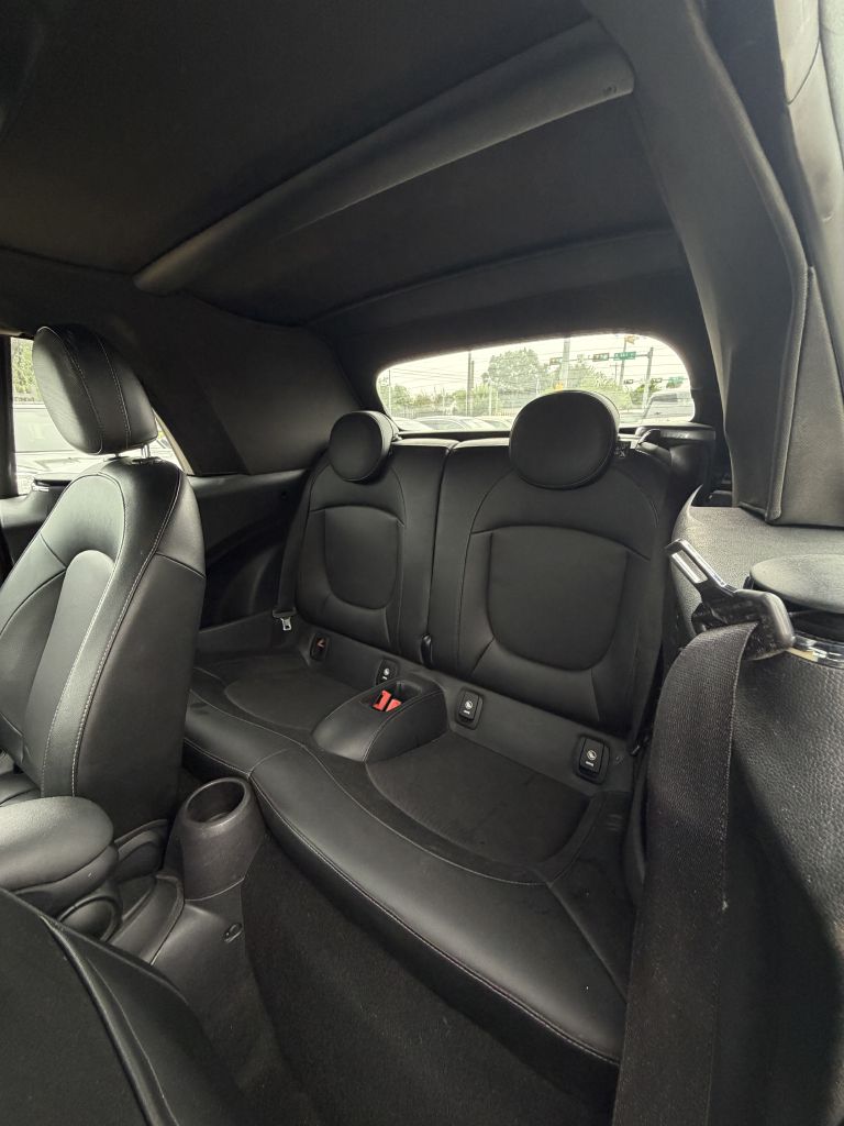 Photo 6 of this MINI COOPER
