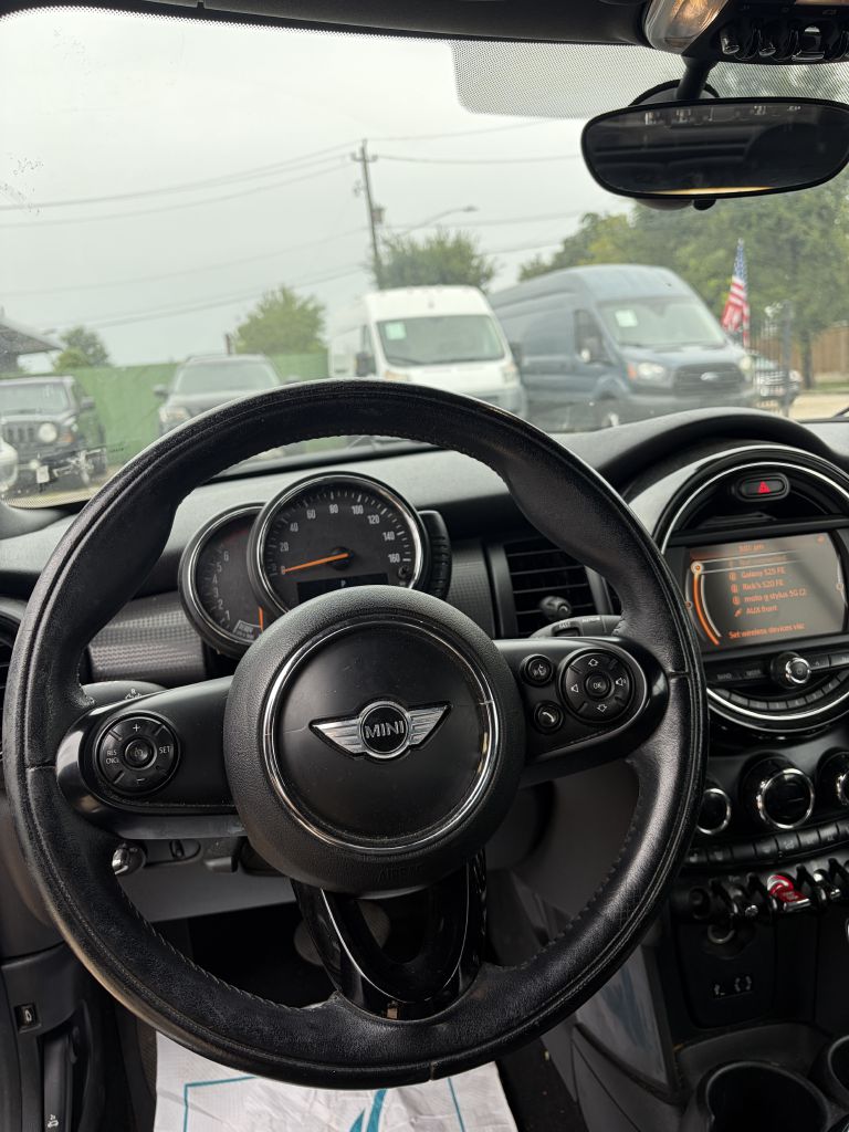 Photo 11 of this MINI COOPER