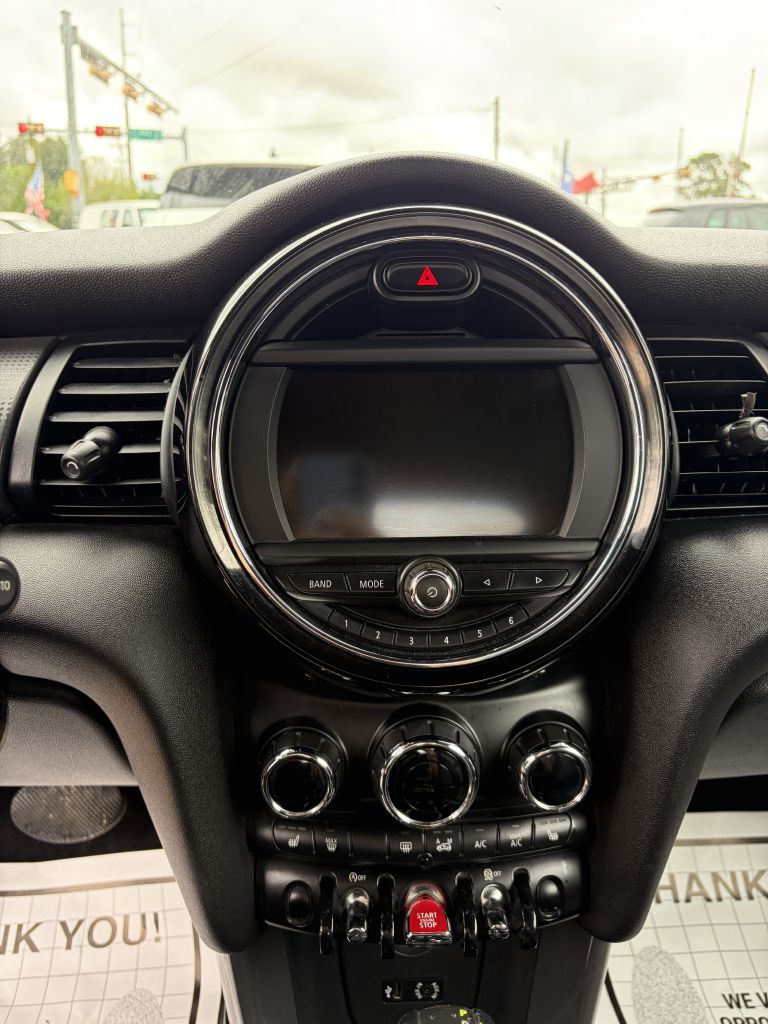 Photo 20 of this MINI COOPER