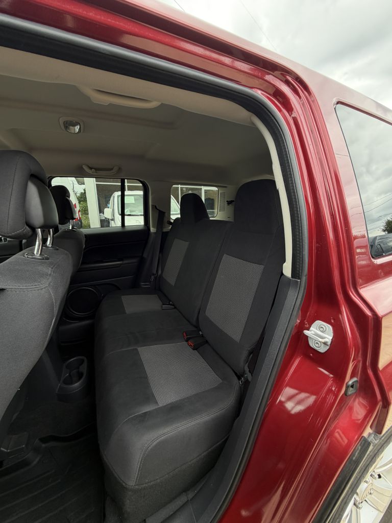 Photo 18 of this JEEP PATRIOT