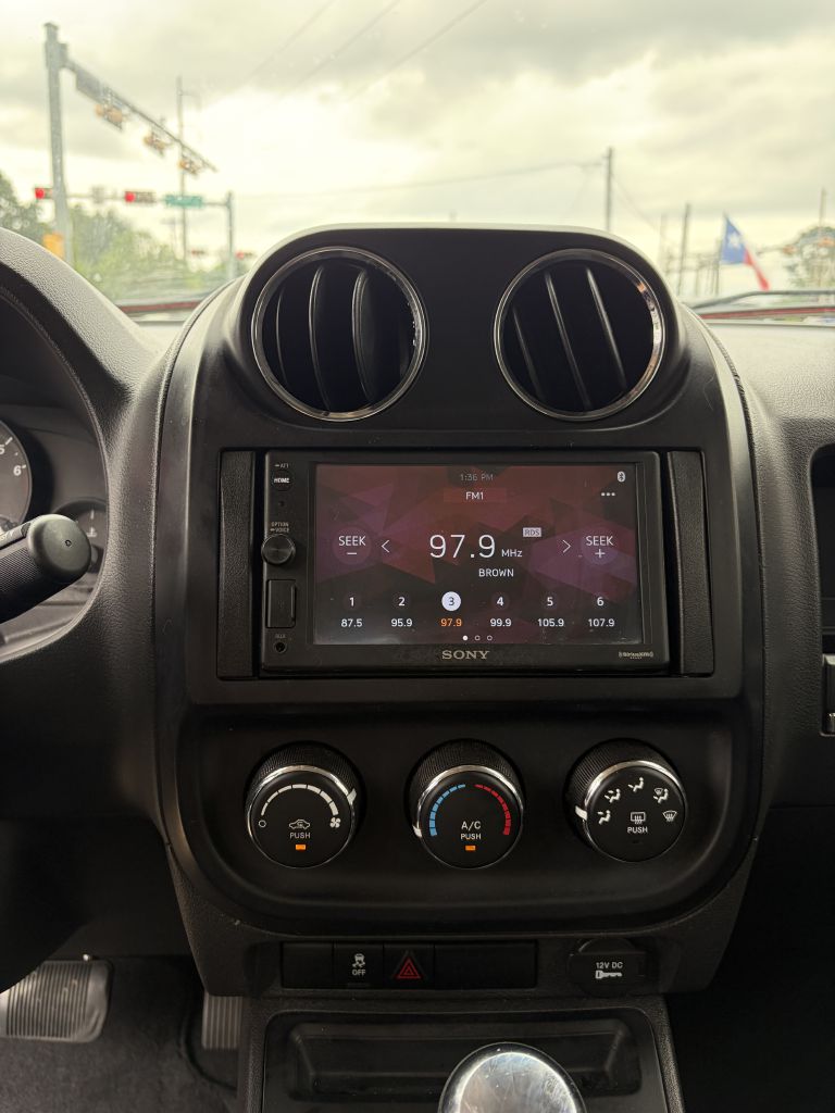 Photo 27 of this JEEP PATRIOT