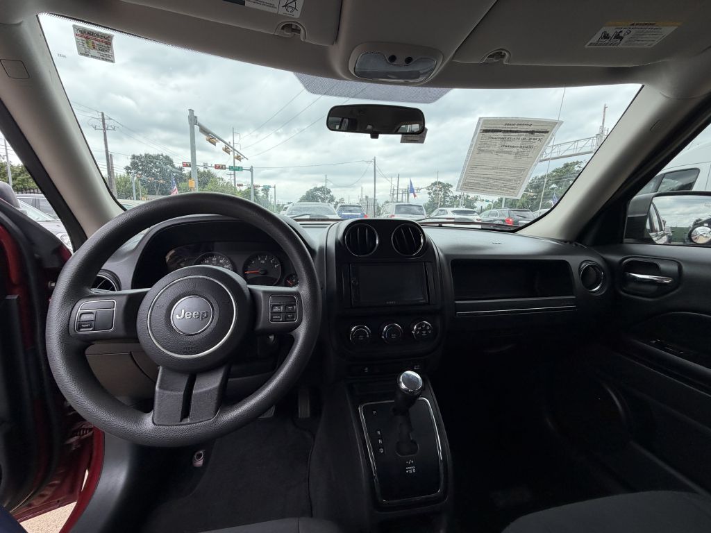 Photo 31 of this JEEP PATRIOT