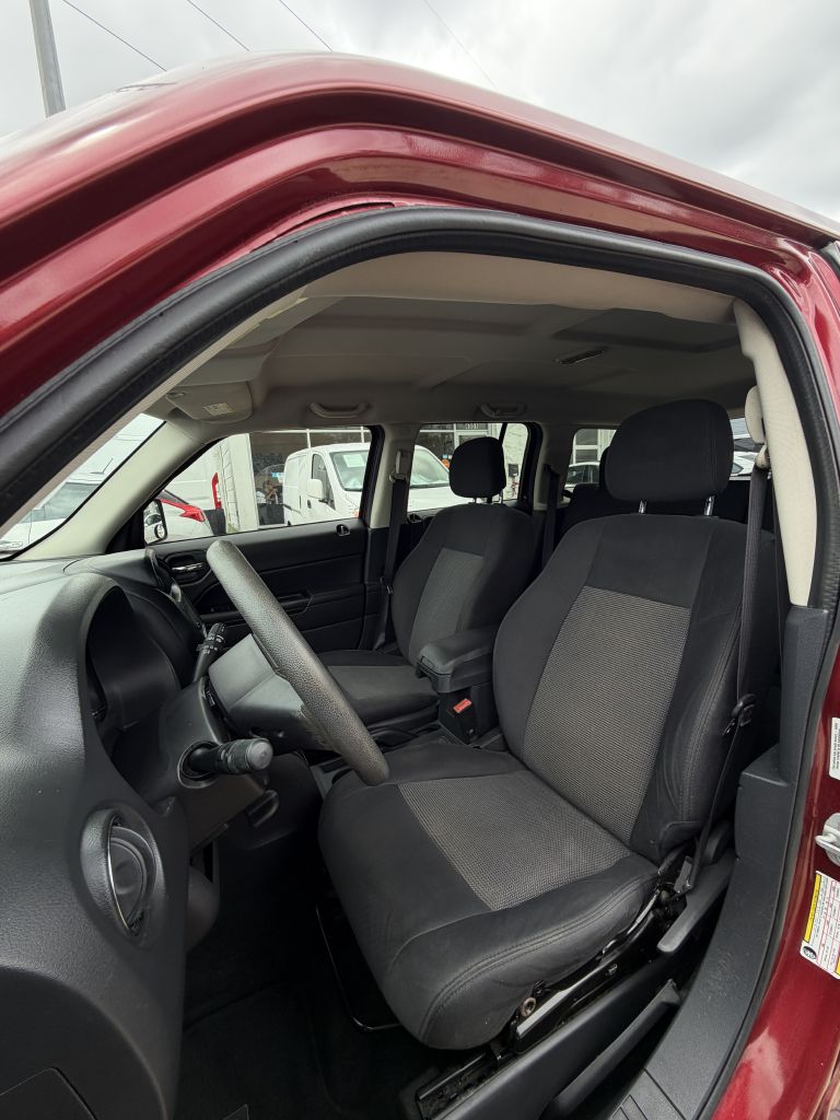 Photo 43 of this JEEP PATRIOT