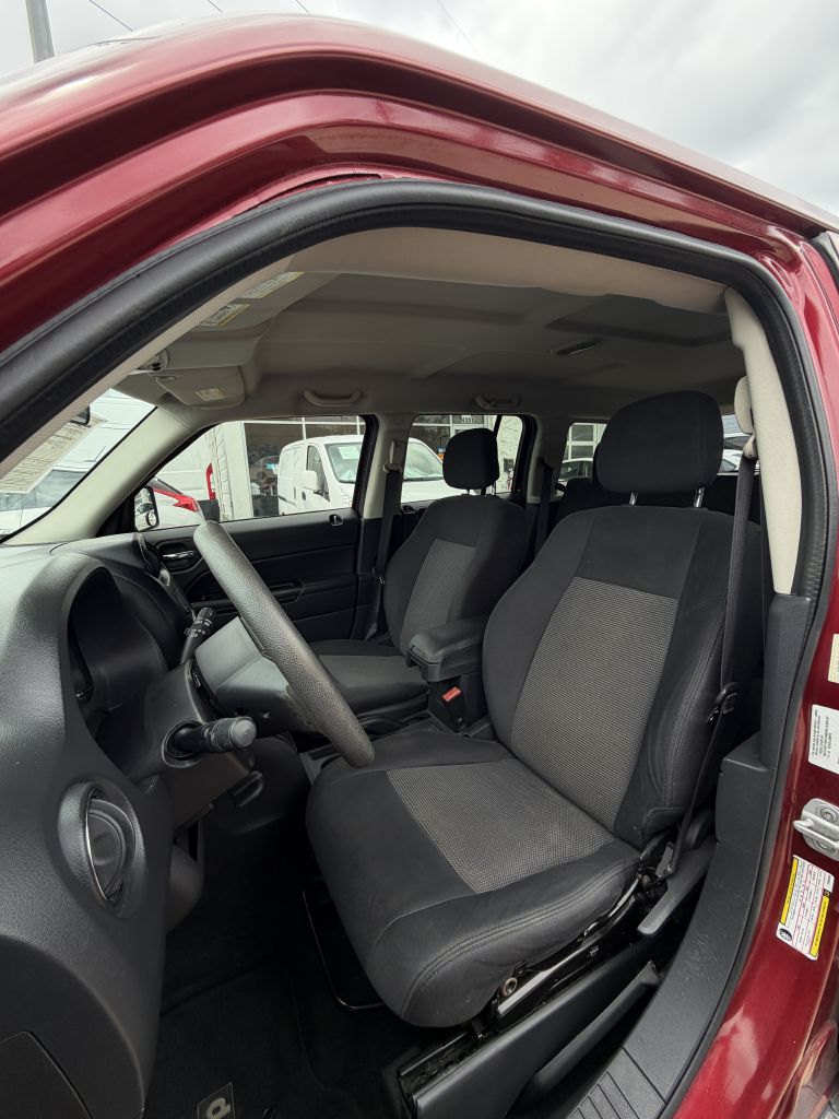 Photo 44 of this JEEP PATRIOT