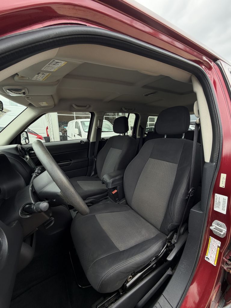Photo 45 of this JEEP PATRIOT