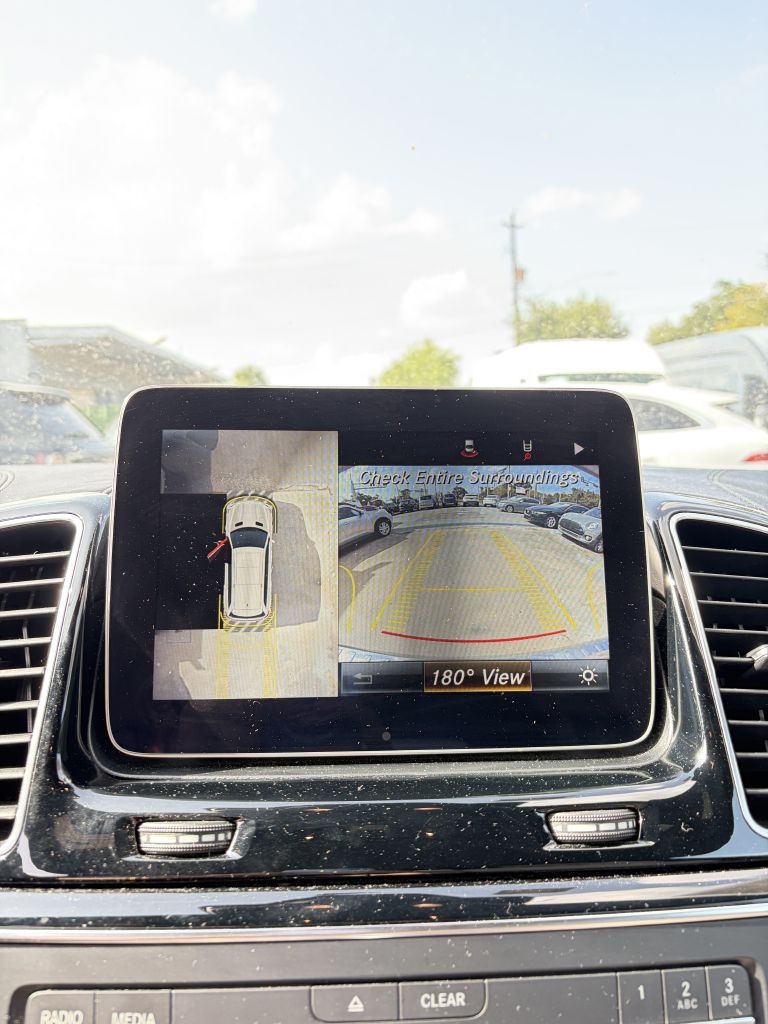 Photo 8 of this MERCEDES-BENZ GLS