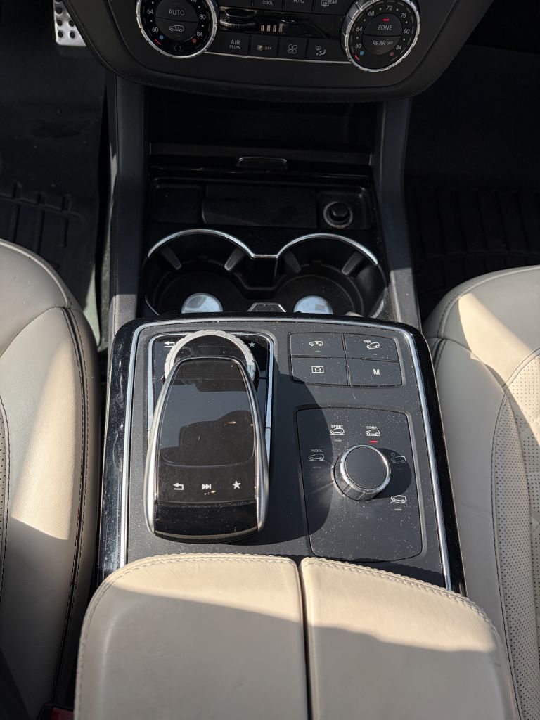 Photo 10 of this MERCEDES-BENZ GLS
