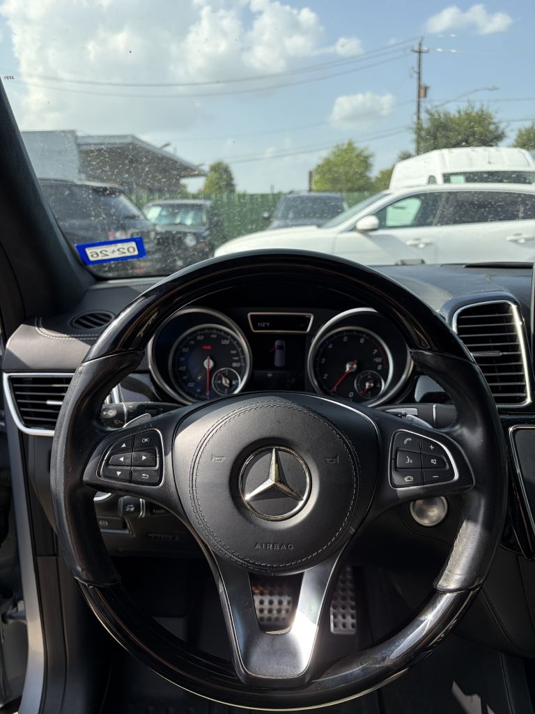 Photo 14 of this MERCEDES-BENZ GLS