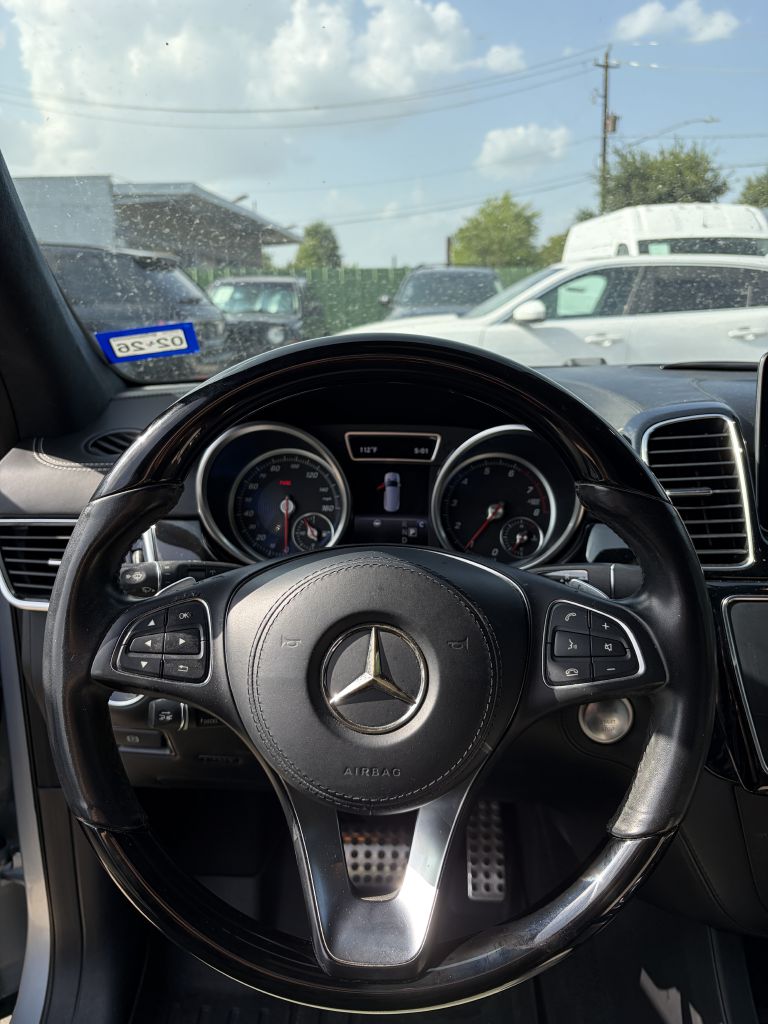 Photo 15 of this MERCEDES-BENZ GLS