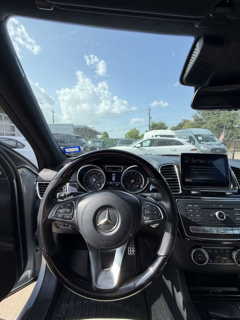 Photo 16 of this MERCEDES-BENZ GLS