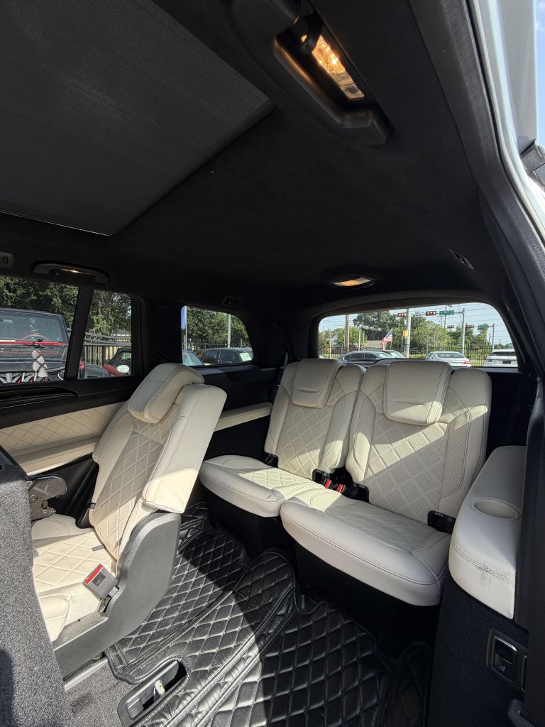 Photo 22 of this MERCEDES-BENZ GLS