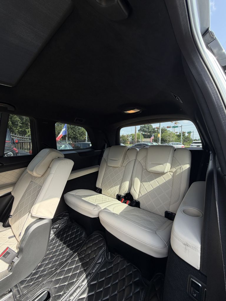 Photo 25 of this MERCEDES-BENZ GLS