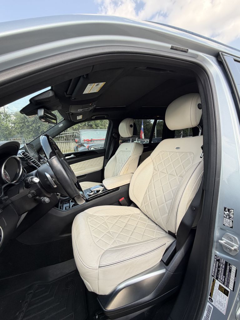 Photo 32 of this MERCEDES-BENZ GLS