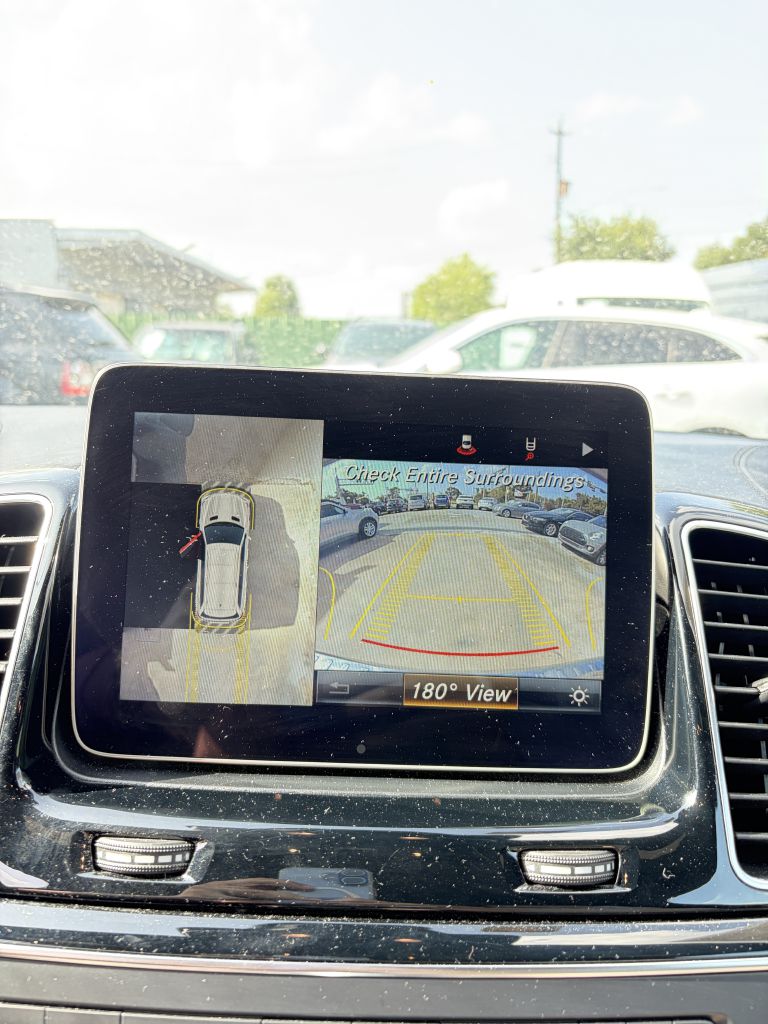 Photo 38 of this MERCEDES-BENZ GLS