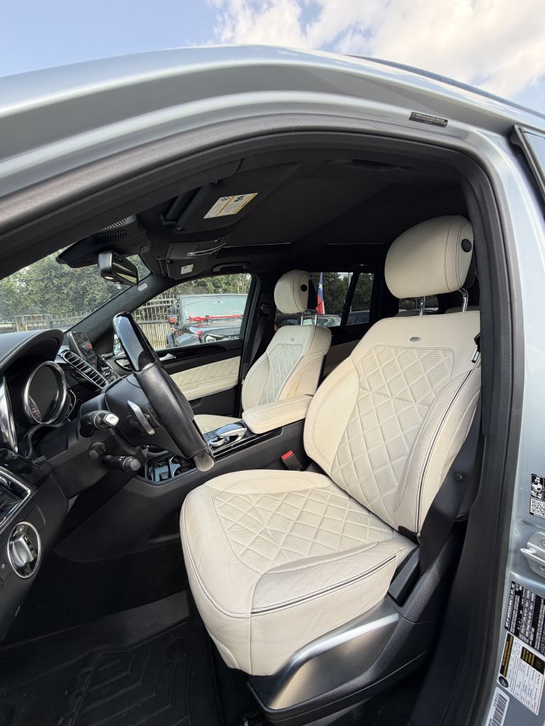 Photo 45 of this MERCEDES-BENZ GLS