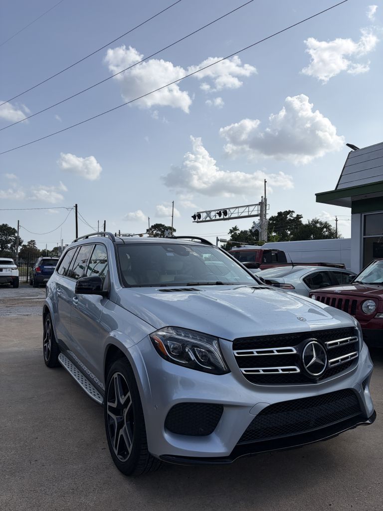 Photo 48 of this MERCEDES-BENZ GLS
