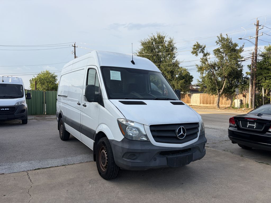 Photo 7 of this MERCEDES-BENZ SPRINTER
