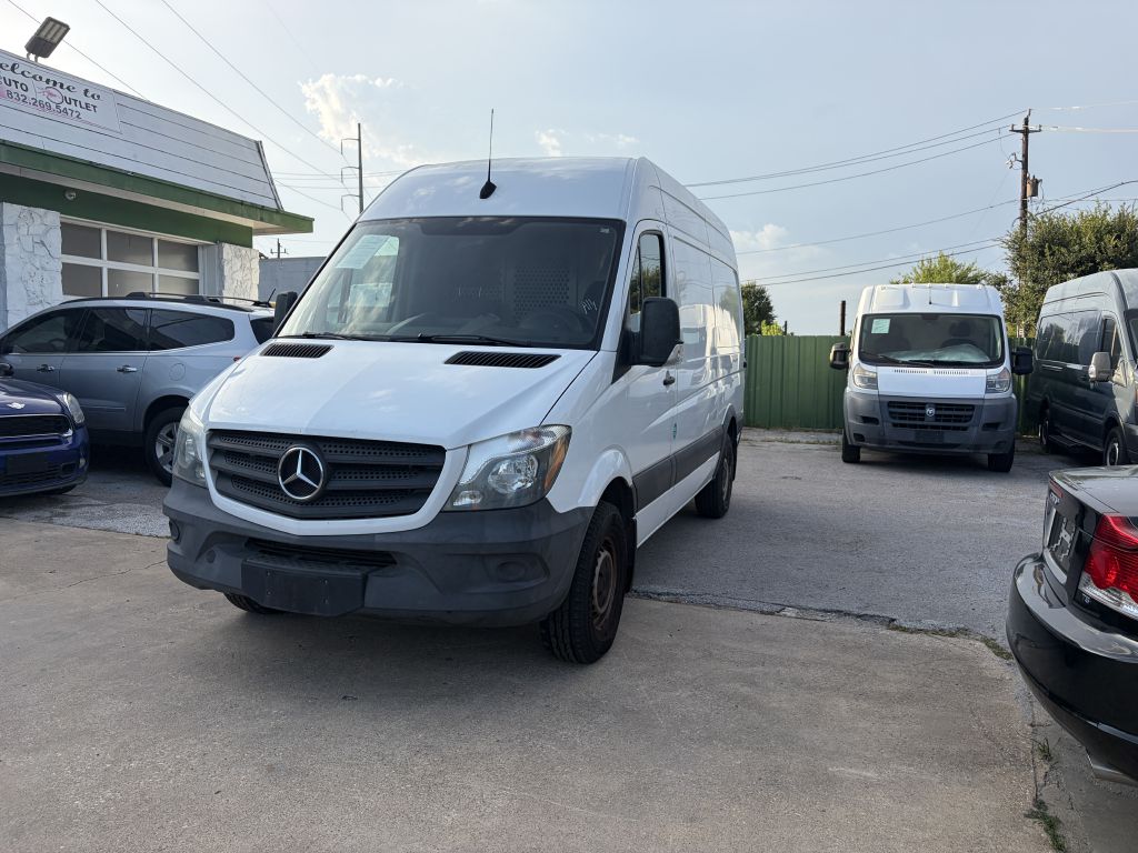 Photo 24 of this MERCEDES-BENZ SPRINTER