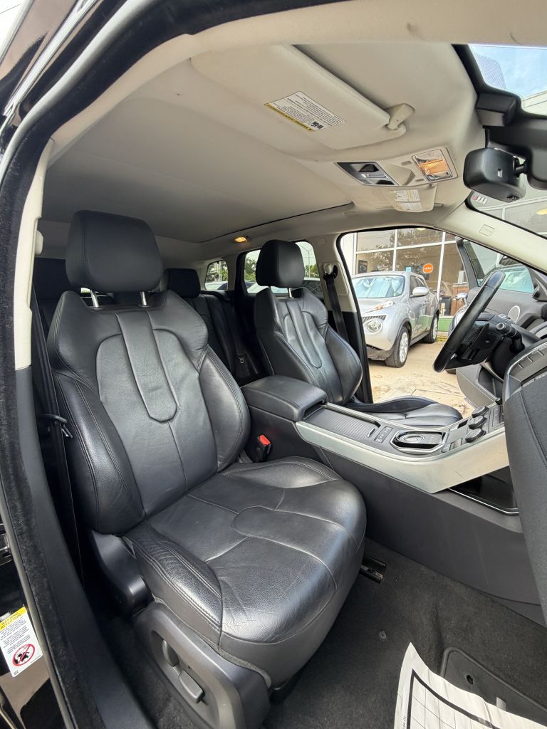 Photo 35 of this LAND ROVER RANGE ROVER EVO
