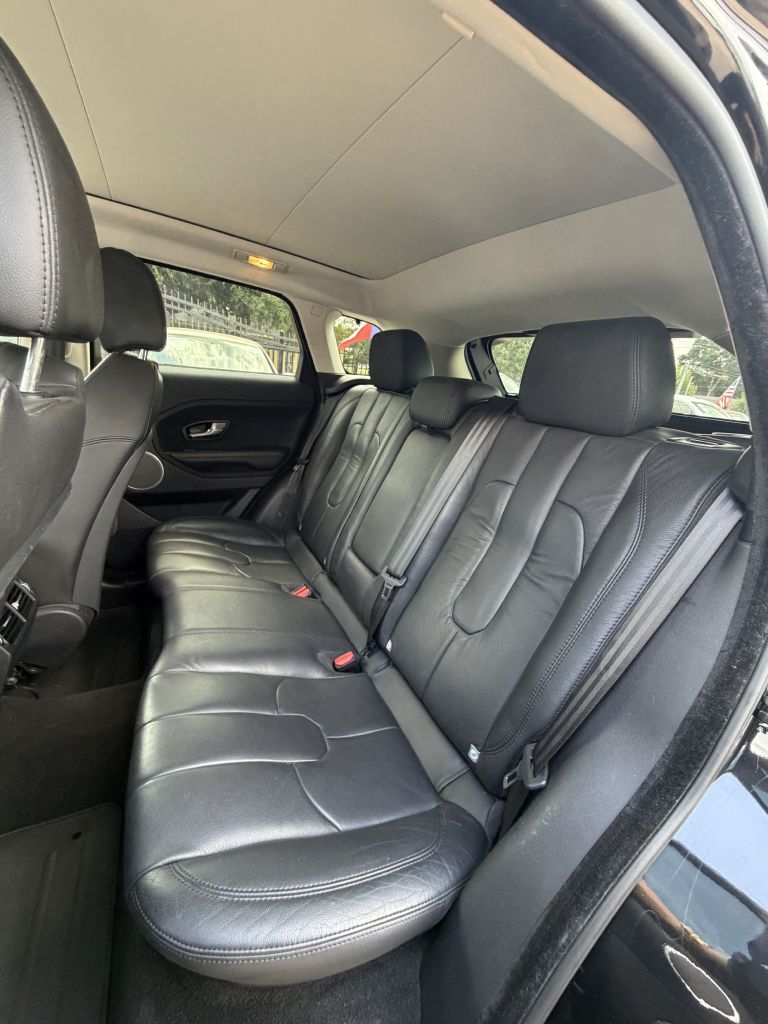 Photo 39 of this LAND ROVER RANGE ROVER EVO