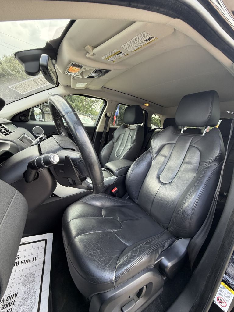 Photo 40 of this LAND ROVER RANGE ROVER EVO